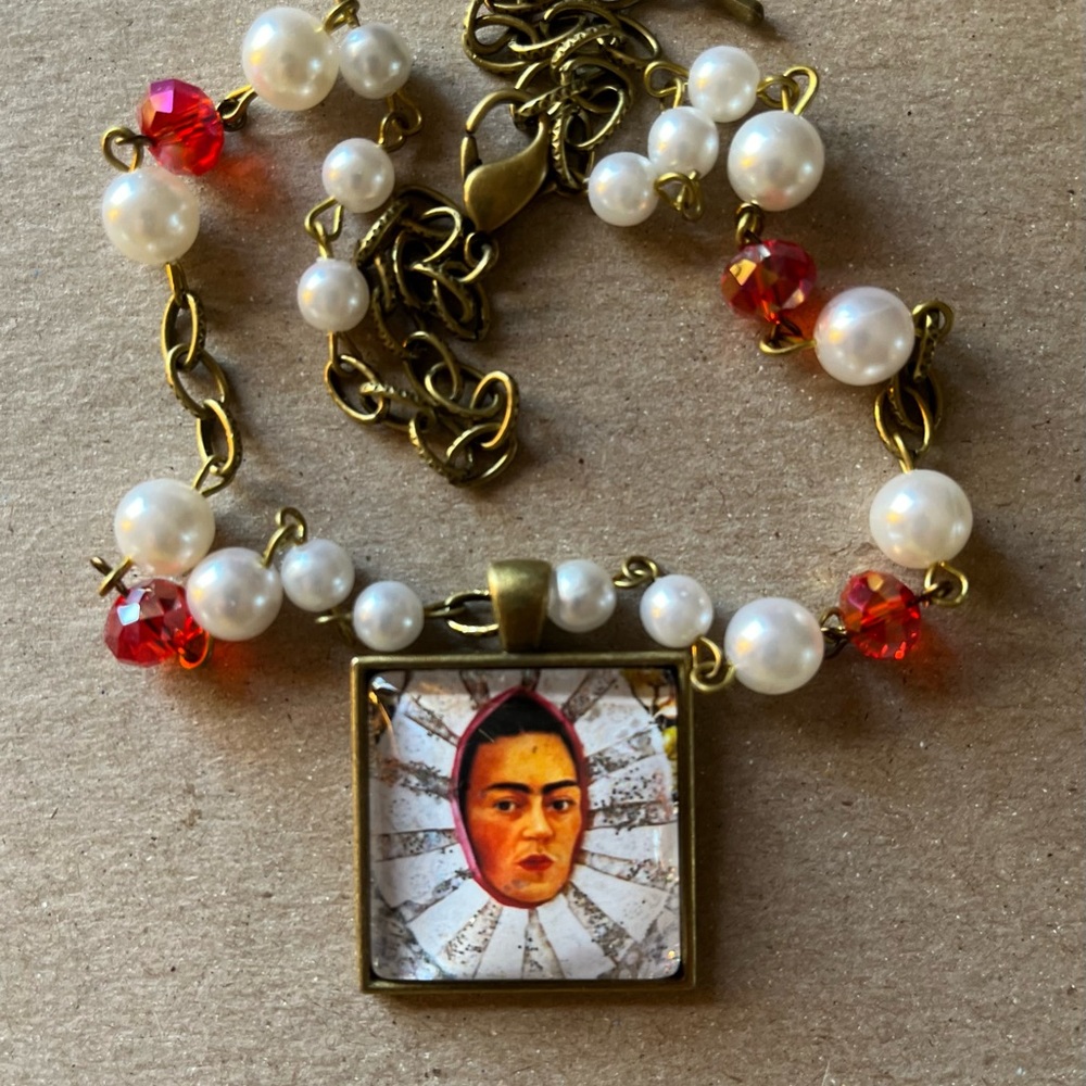 SOLD Frida Kahlo Art Pendant Necklace Vintage Beads - Picture 8 of 16
